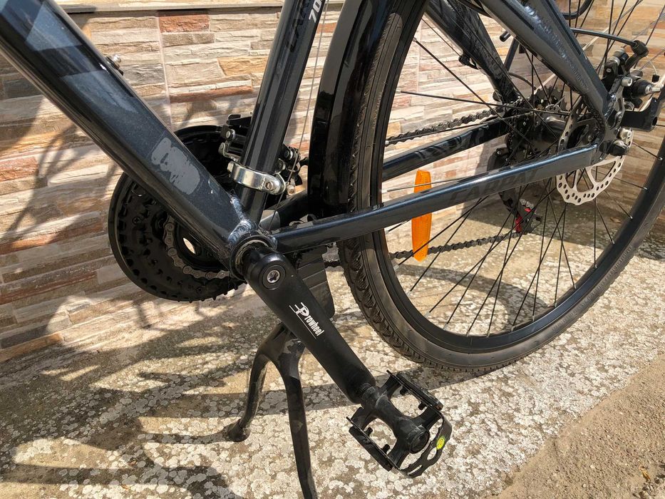 Bicicleta Oras/Trekking Carpat Elite 700C; Roti 28", Frane Disc, 21 Viteze, Cadru Aluminiu; Gri/Negru