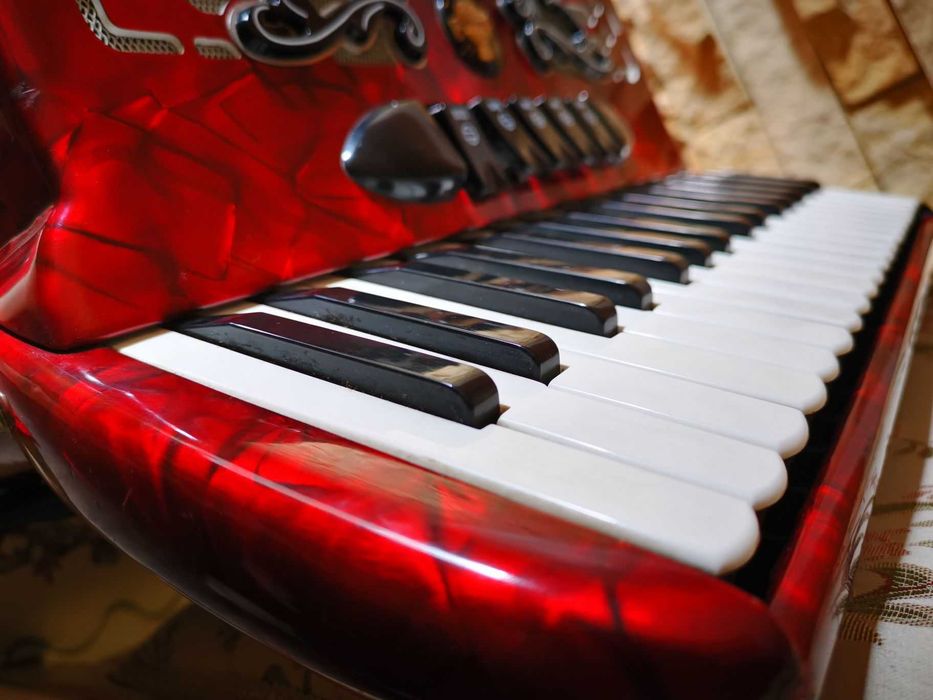 Acordeon Guerrini Lady Rosu 60 basi