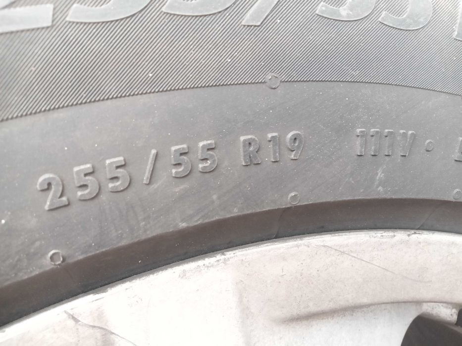 Продам шины с дисками R19