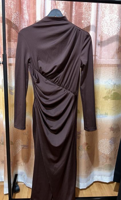 коричневое платье