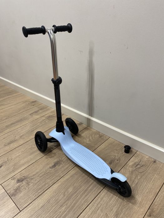 Продам детский самокат (почти новый!)