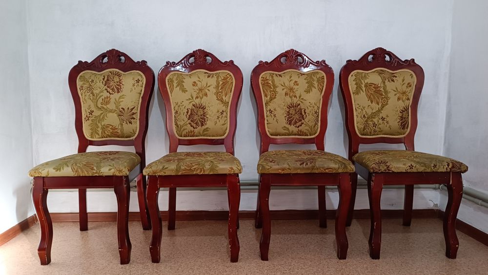 Продаю 4 шт б/у стульев за 15000 тенге
Кому во двор, кому на дачу, ком