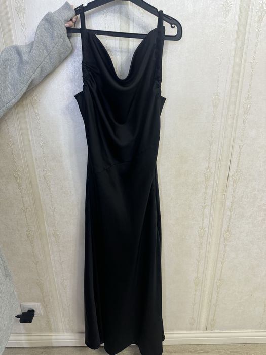 Черное вечернее платье