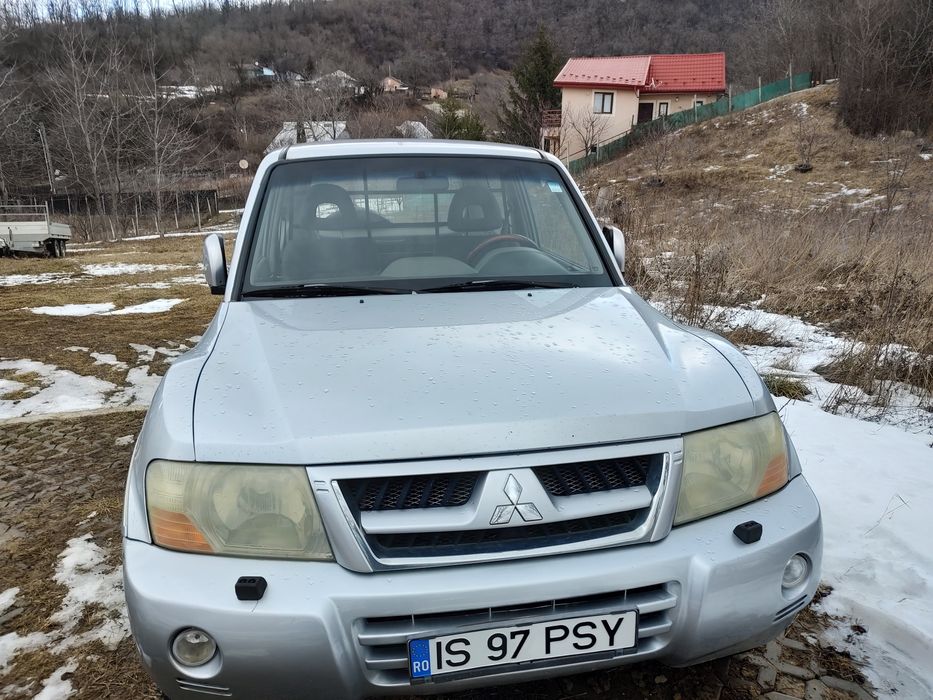 Mitsubishi Pajero autoutilitară