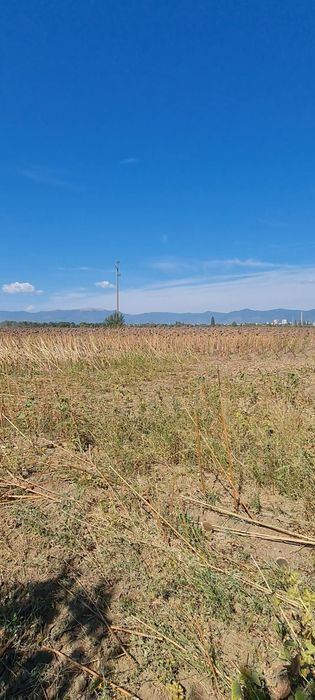 Продавам 1653кв.м земя в Казанлък – м. „Търниченски ливади