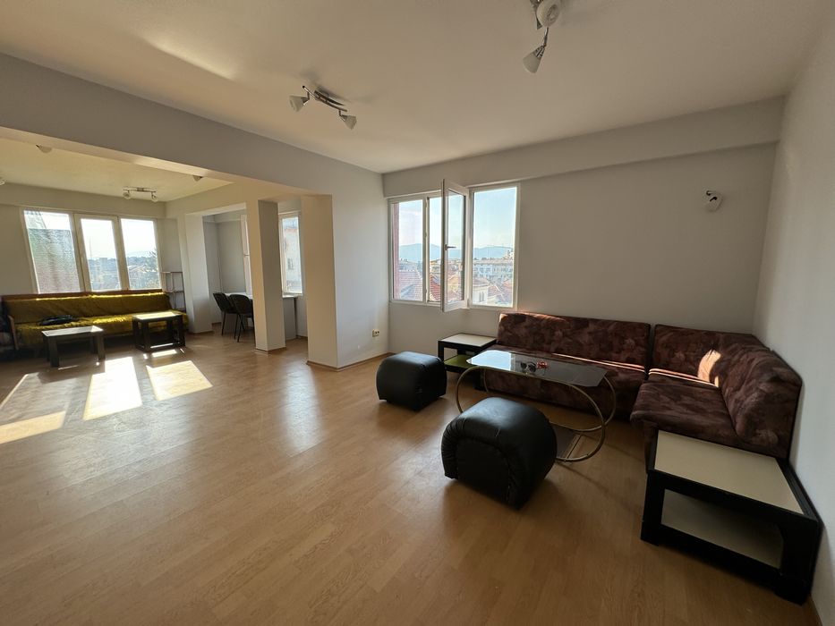 Продава се Офис в Казанлък - 51 кв.м за 890 €/кв.м - Снимка #1