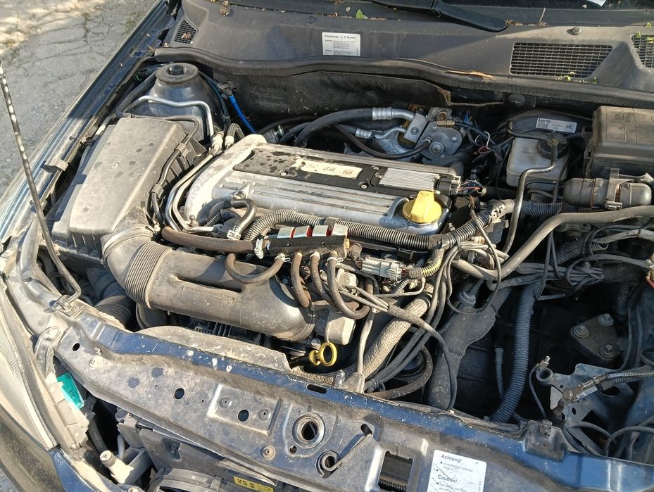 Opel Astra Bertone 2.2