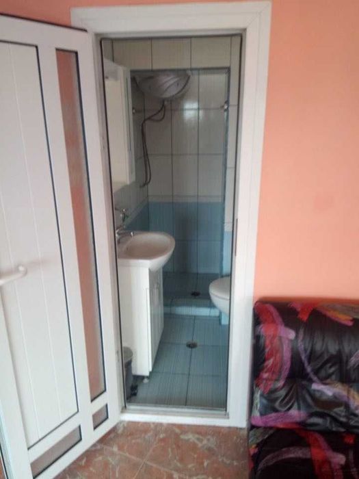 Дава се под наем Двустаен апартамент в Бургас, Възраждане - 40 кв.м за 175 € - Снимка #3