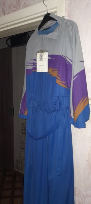 Продам новое женское платье.