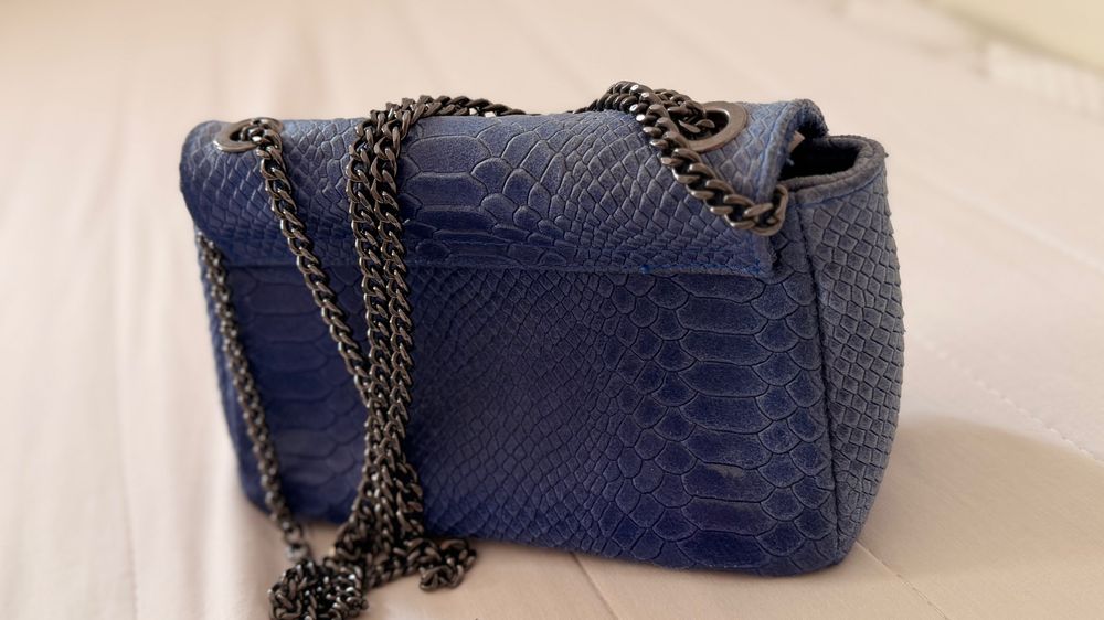 Синя дамска чанта-естествена кожа