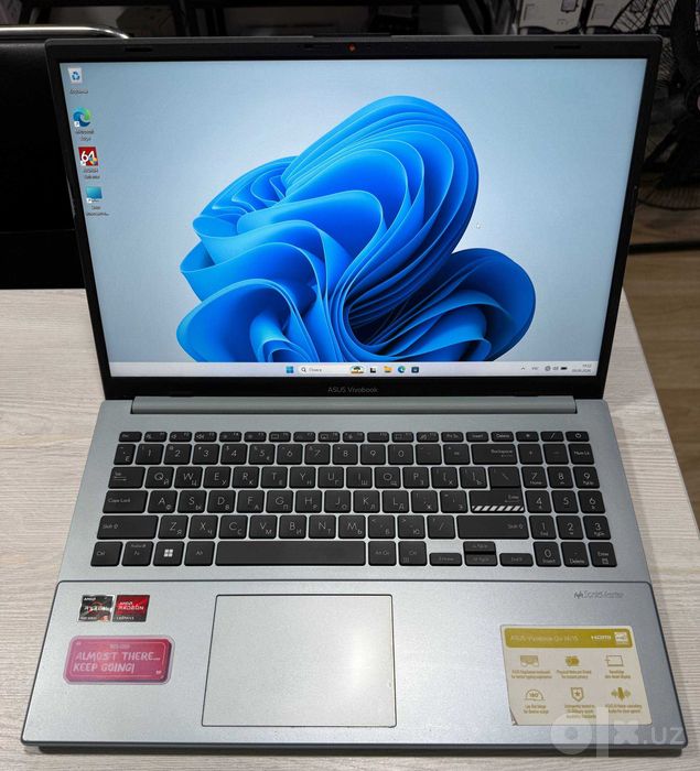 Asus Vivobook go15,6 Full HD IPS  Ryzen 5 7520U 8GB/512GB Amd Radeon