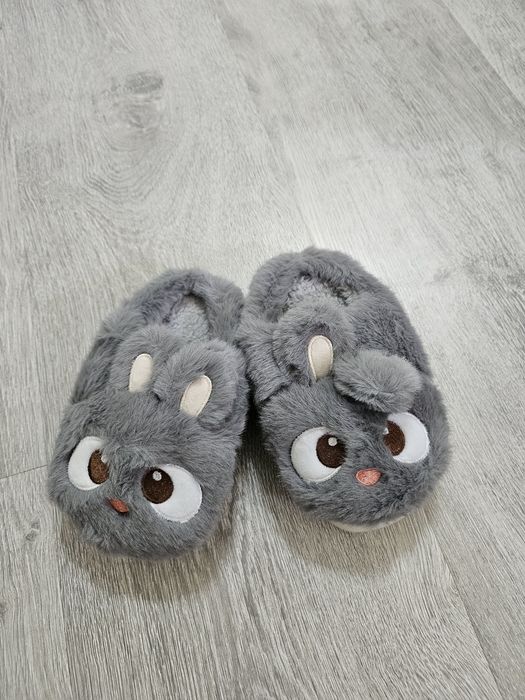 Детские тапочки, размер на фото, но нужно мерить