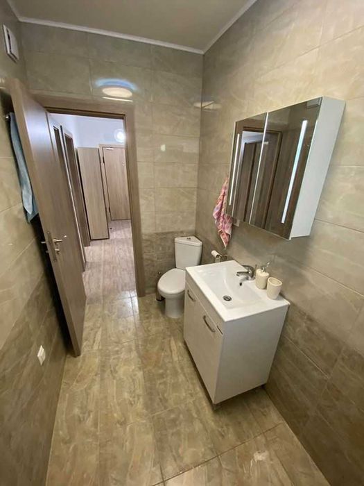 Тристаен Апартамент в Смирненски