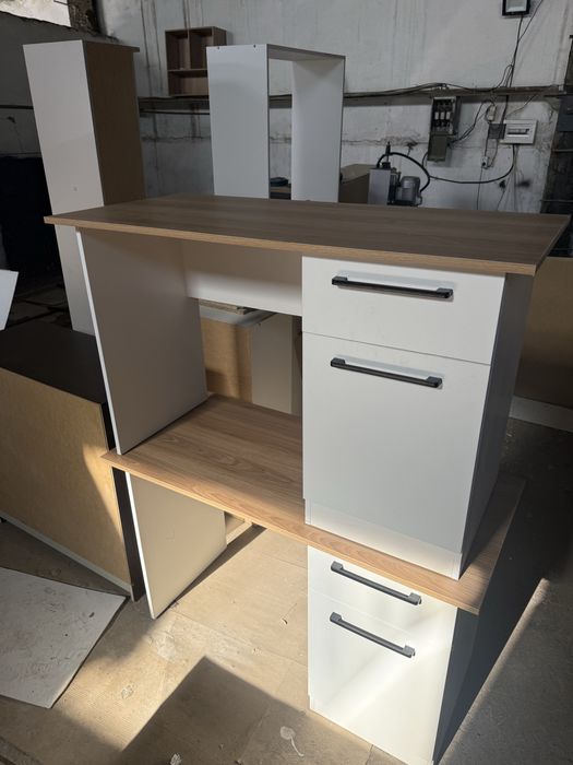 Компютерный стол. Парта