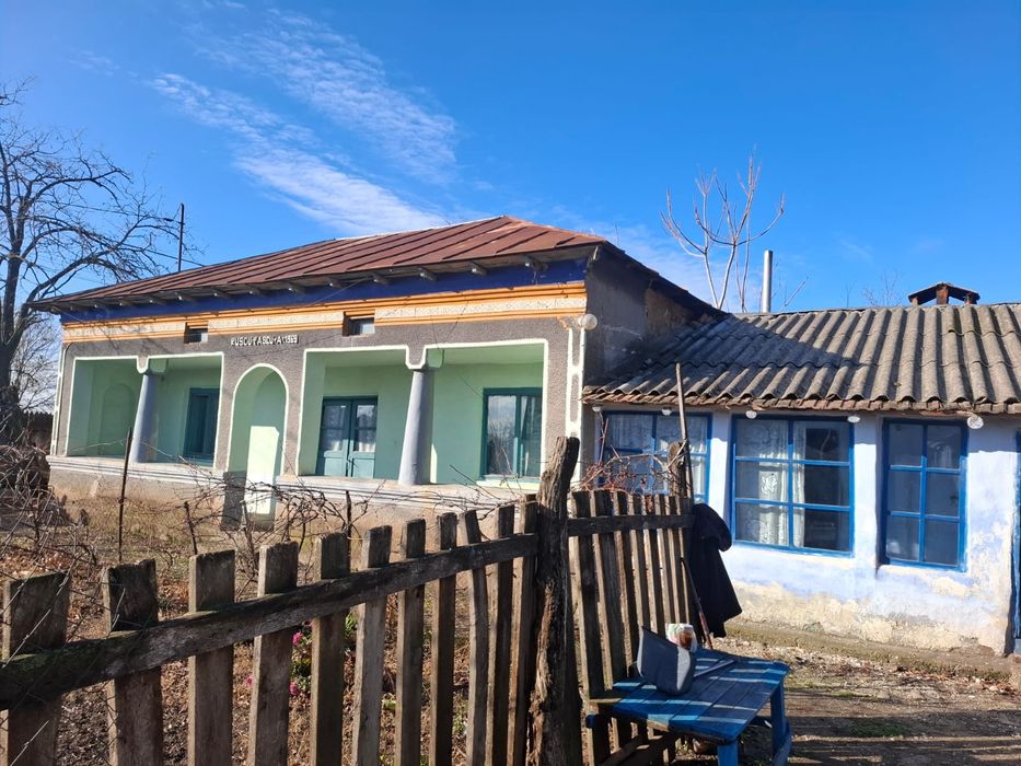 Casa de vanzare in sat Segarcea Deal,jud Teleorman