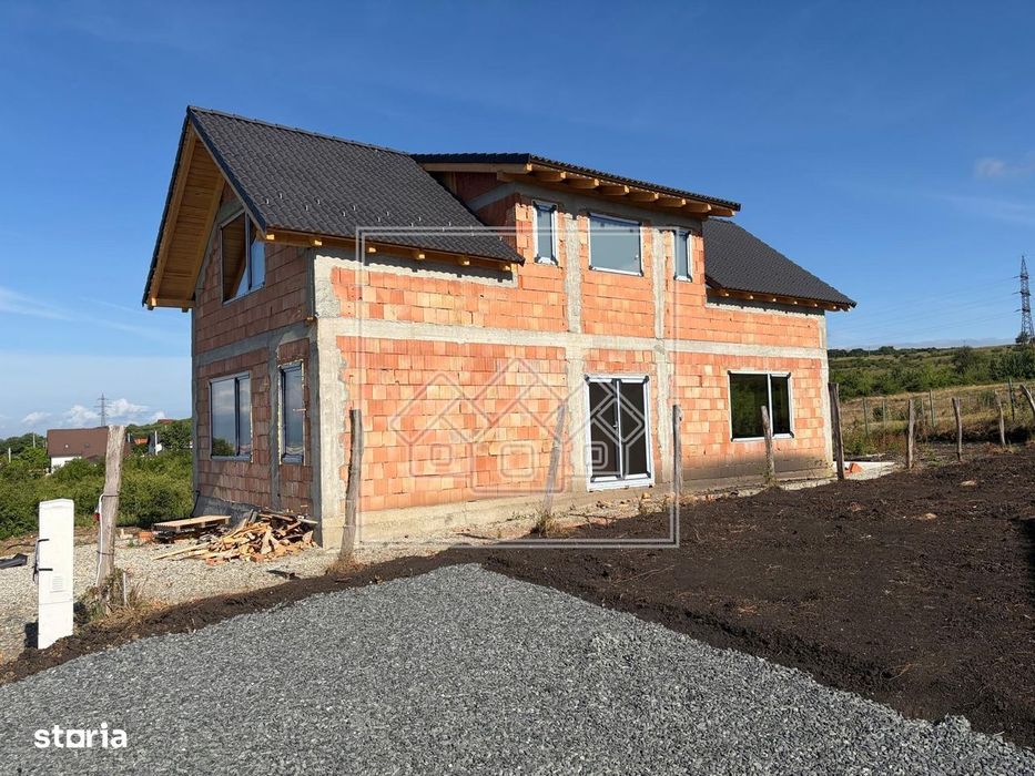 Casa individuala, cu 129 mp utili si teren de 328 mp