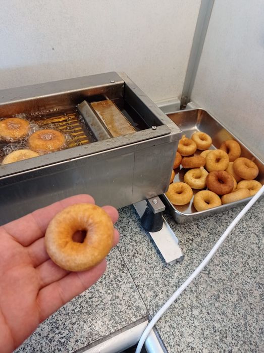 Masina de gogosi ineluse Automata 3 dimensiuni Industriala