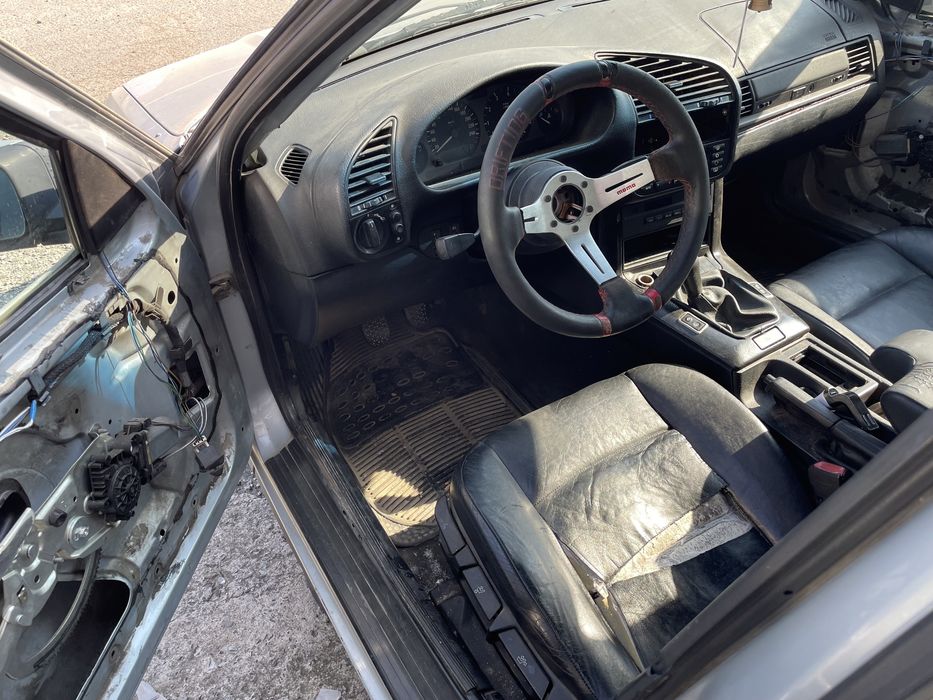 BMW e36 318i 115hp На Части