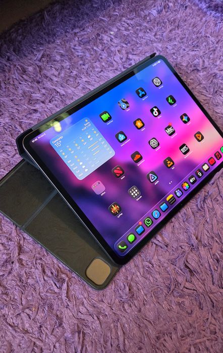 iPad Pro M4 13 inch cu husa, tastatura si creion