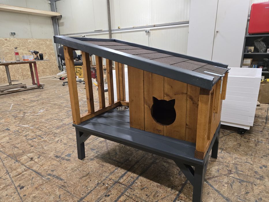 Casuta / cusca pisici cu terasa suspendata