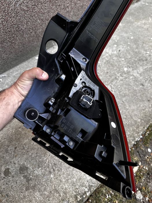 Stop stânga volvo v 90.cod:32293876.