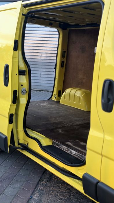 Opel vivaro renault trafic lung 2011