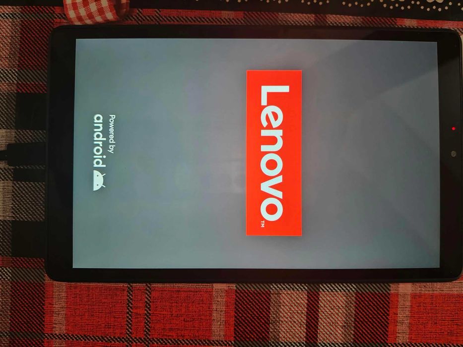 Vand tableta Lenovo Tab M8 TB-8505X aproape noua