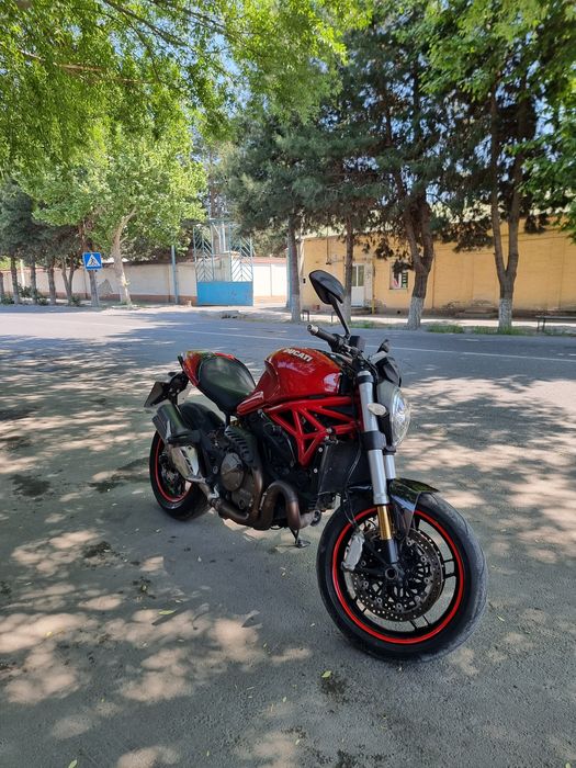 Ducati monster 821
