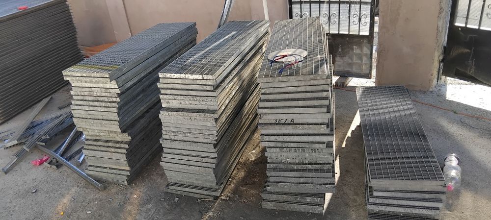 Trepte zincate 80x23