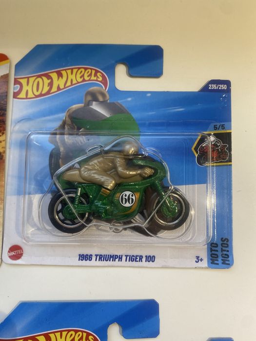 Продаю машинки Hot Wheels