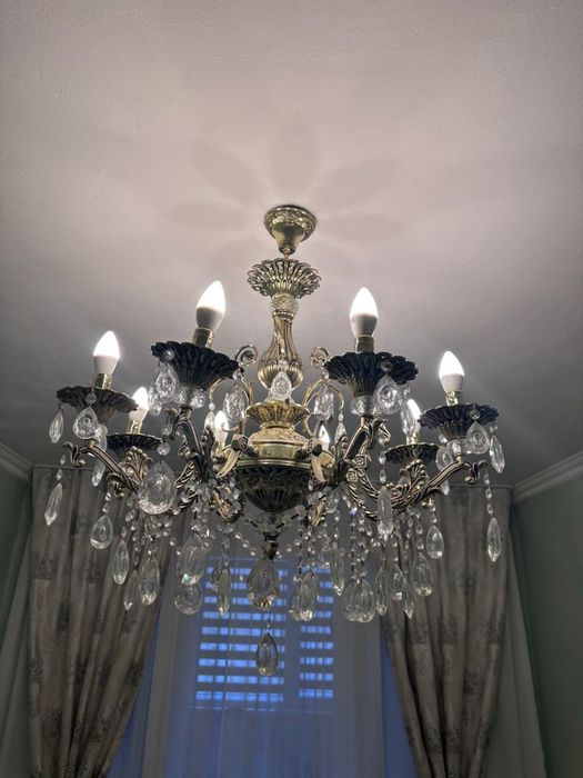 продам люстру срочно