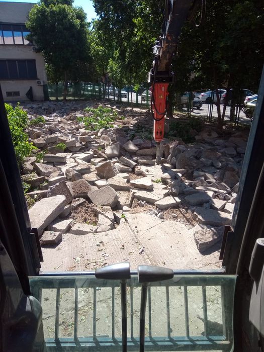 Închiriem buldozer, excavatoare 3.5-30T cu picon/pulverizator/foarfecă
