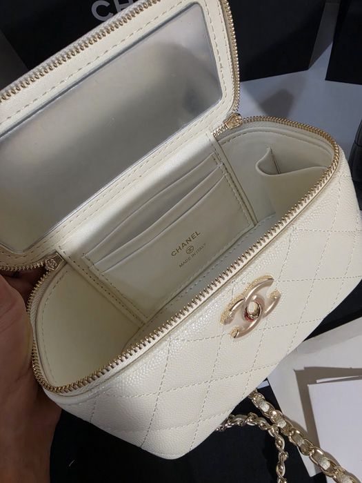 Дамска чанта Chanel Vanity Case 17C