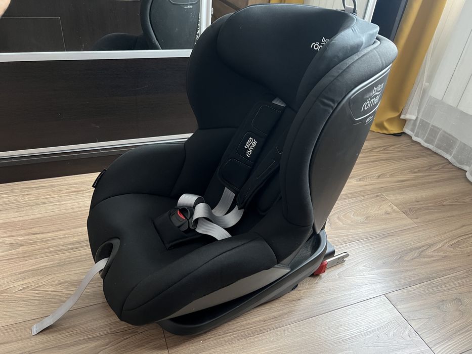 Scaun auto ISOFIX i-Size Britax Romer TRIFIX2, 76-105 cm, Negru