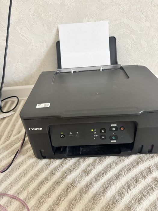 Продаётся цветной принтер Canon 3 в 1