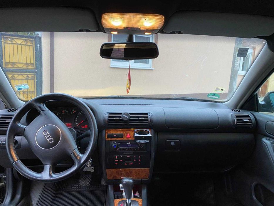 Pentru RABLA / dezmembrari Audi a3; 1,6 benzină, 2001.