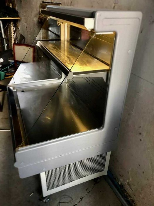 Vand Vitrină frigorifică comercială – stare bună,