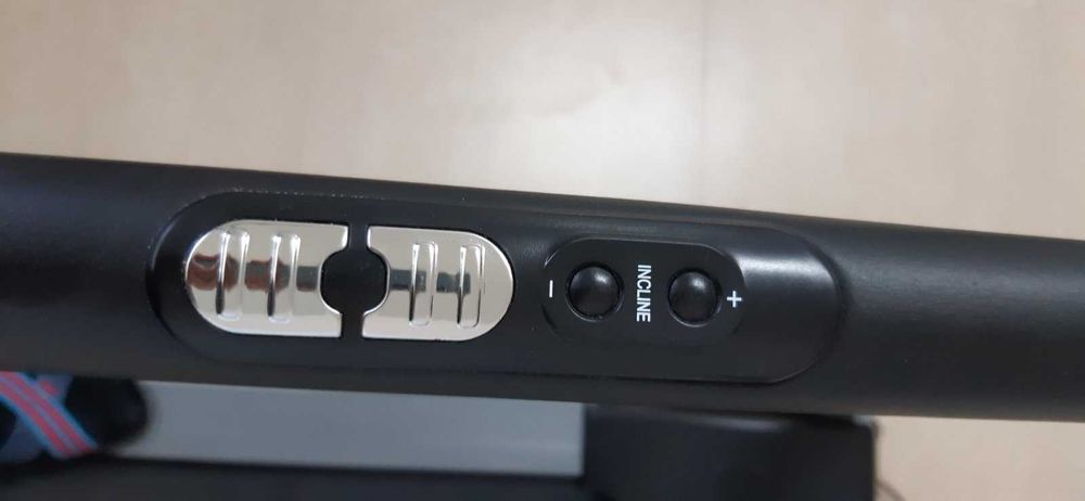 Продавам бягаща пътека Kettler Race