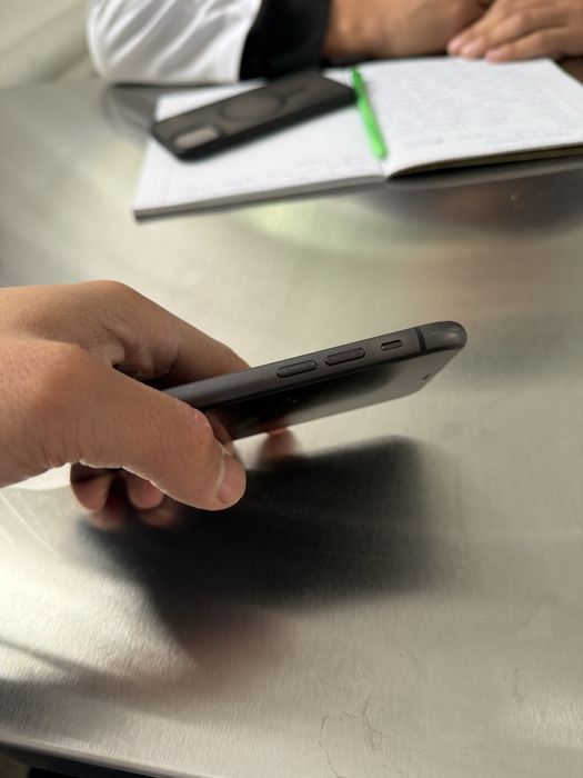 Айф 11 Ақ и Қара цвет  сатылады