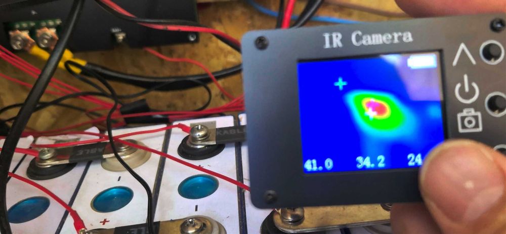 Camera termografica - Foarte utila pentru motor, calorifere, electrice