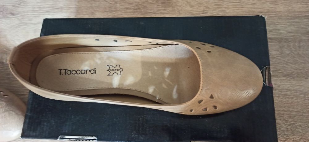 Продам туфли новые