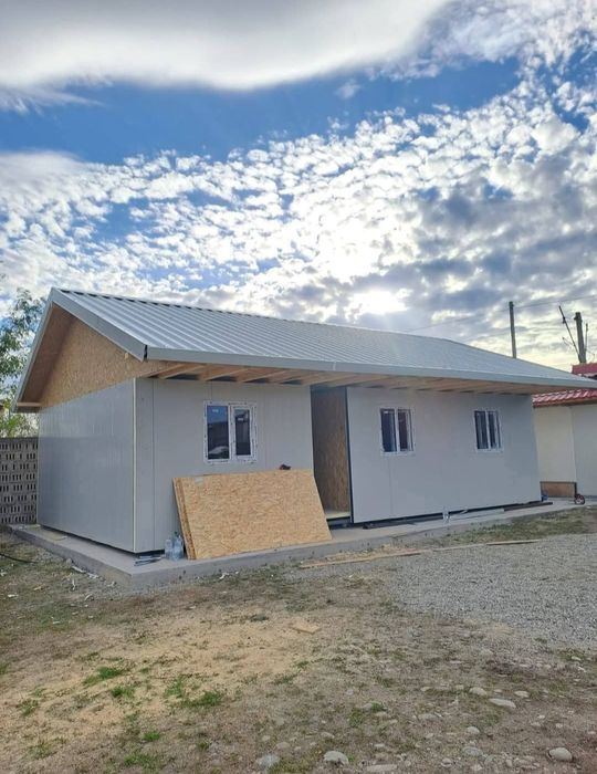Vând casă de locuință sau case de vacanță din panouri sandwich