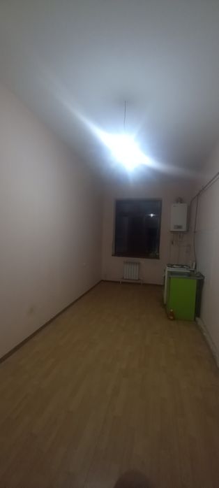 Аэропортдан 19 уйдан 1 каватидан 1 хонали 94 квли янги уй ижарага бери