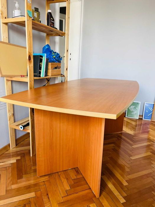 Заседателна Маса за Офис