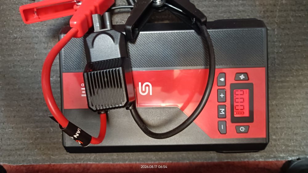 Robot de pornire AUTO, jump starter portabil cu compresor si powerbank