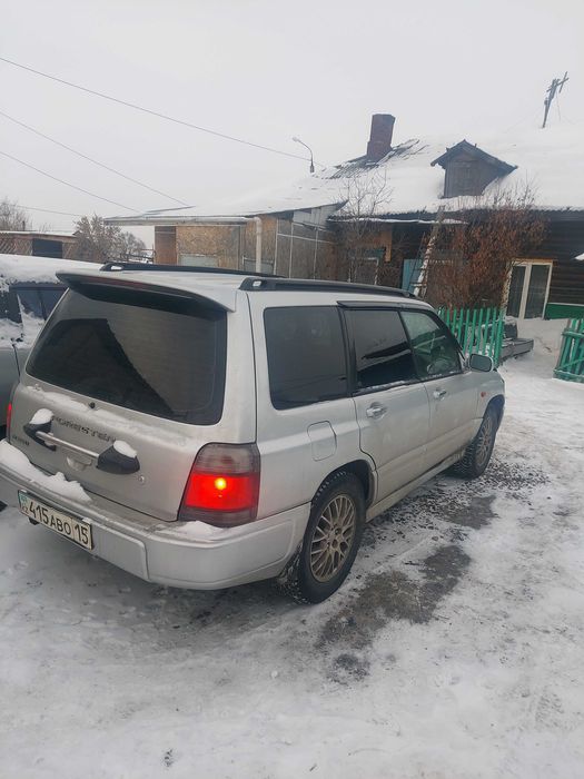 Срочно продам субару форестер
