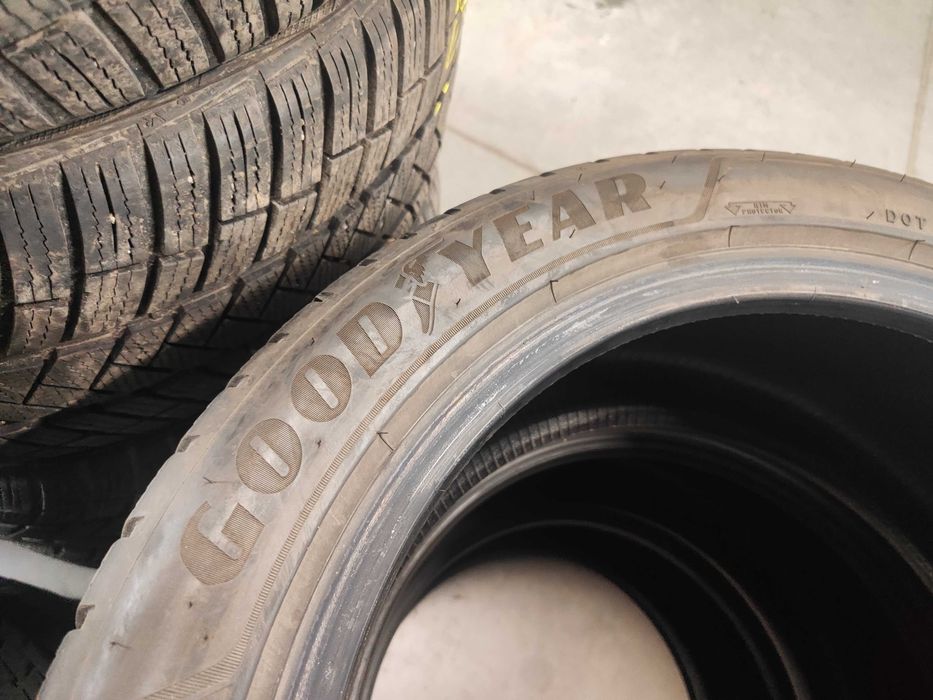4бр.зимни гуми 245/45/18 Goodyear