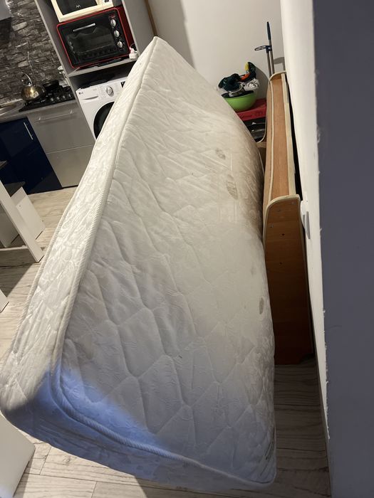 Продам 2 матраса старых. Б/у. Самовывоз. 5000 за 2 матрас