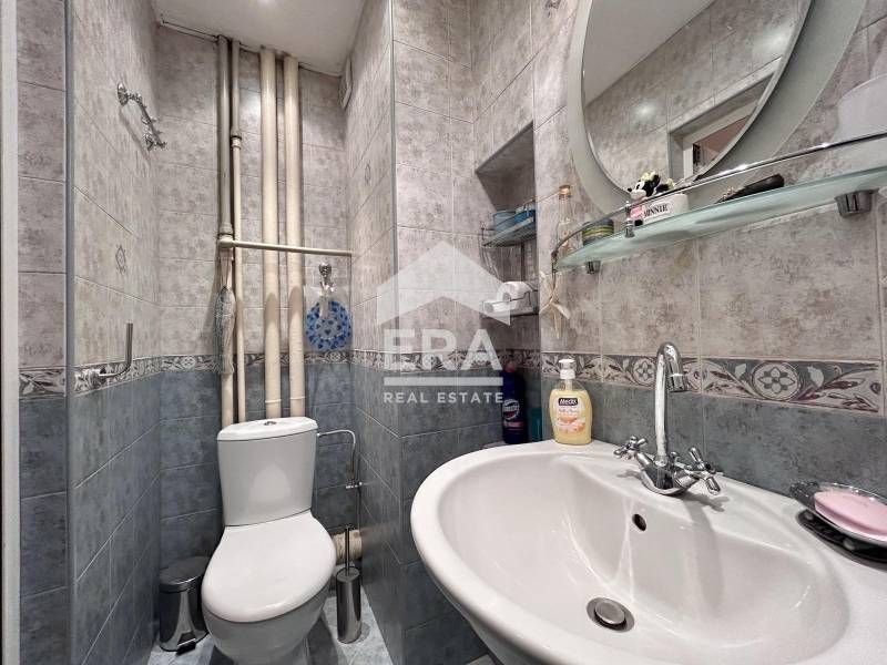 Дава се под наем Тристаен апартамент в София, Медицинска академия - 70 кв.м за 648.21 € - Снимка #8