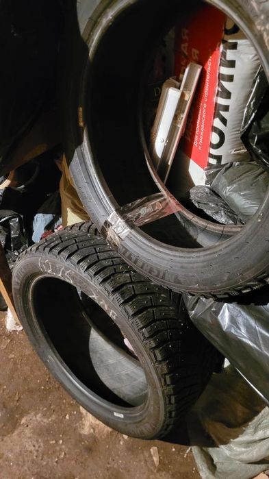 Резина зимняя  б/у продам